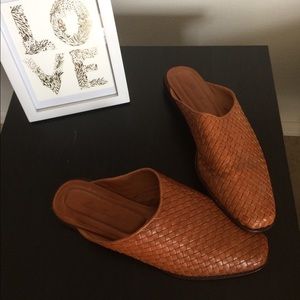 Eddie Bauer leather flats, size 8